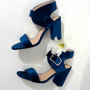 Qupid Teal Bootie sandal size 9